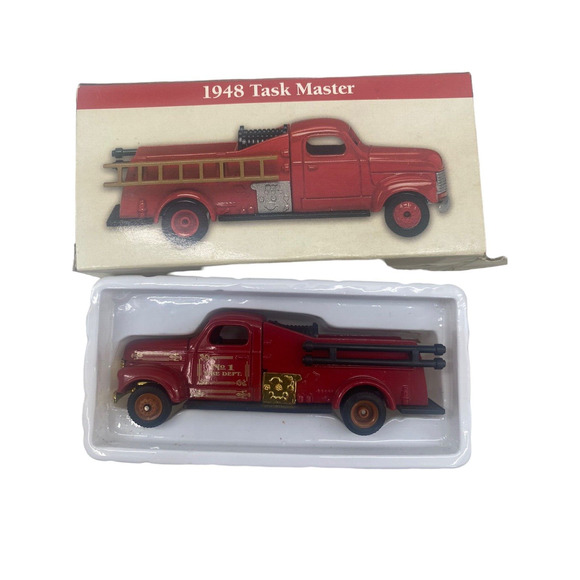 Readers Digest 1/64 Scale 1948 Task Master Red Fire Engine 1999 Diecast NIB - Picture 2 of 6